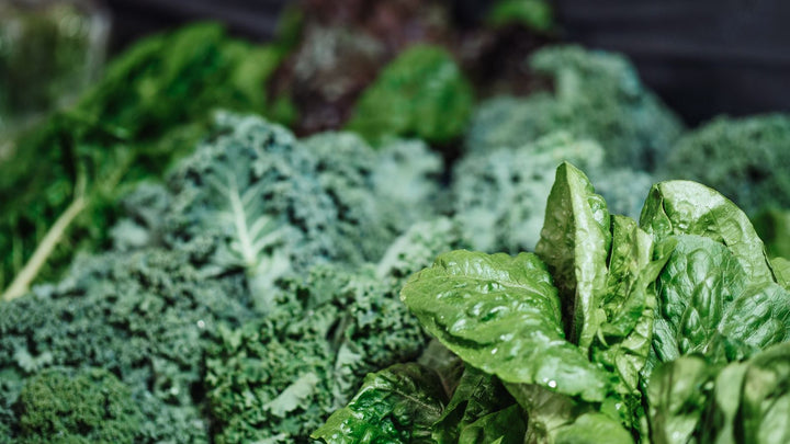 Leafy Greens for Period Bloating: The Fiber and Potassium That Ease Pre-Period Puffiness